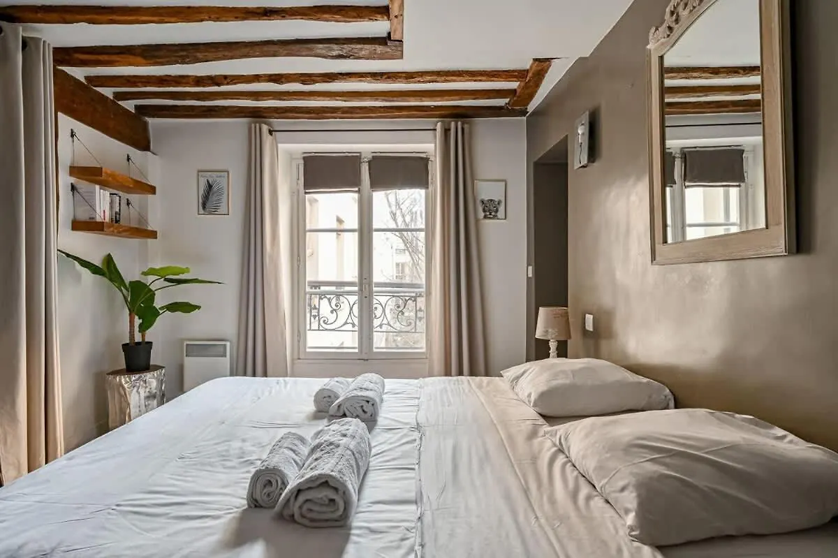 Grand 2 Pieces Typique Du Marais - Flat-Guest Apartment Paris France